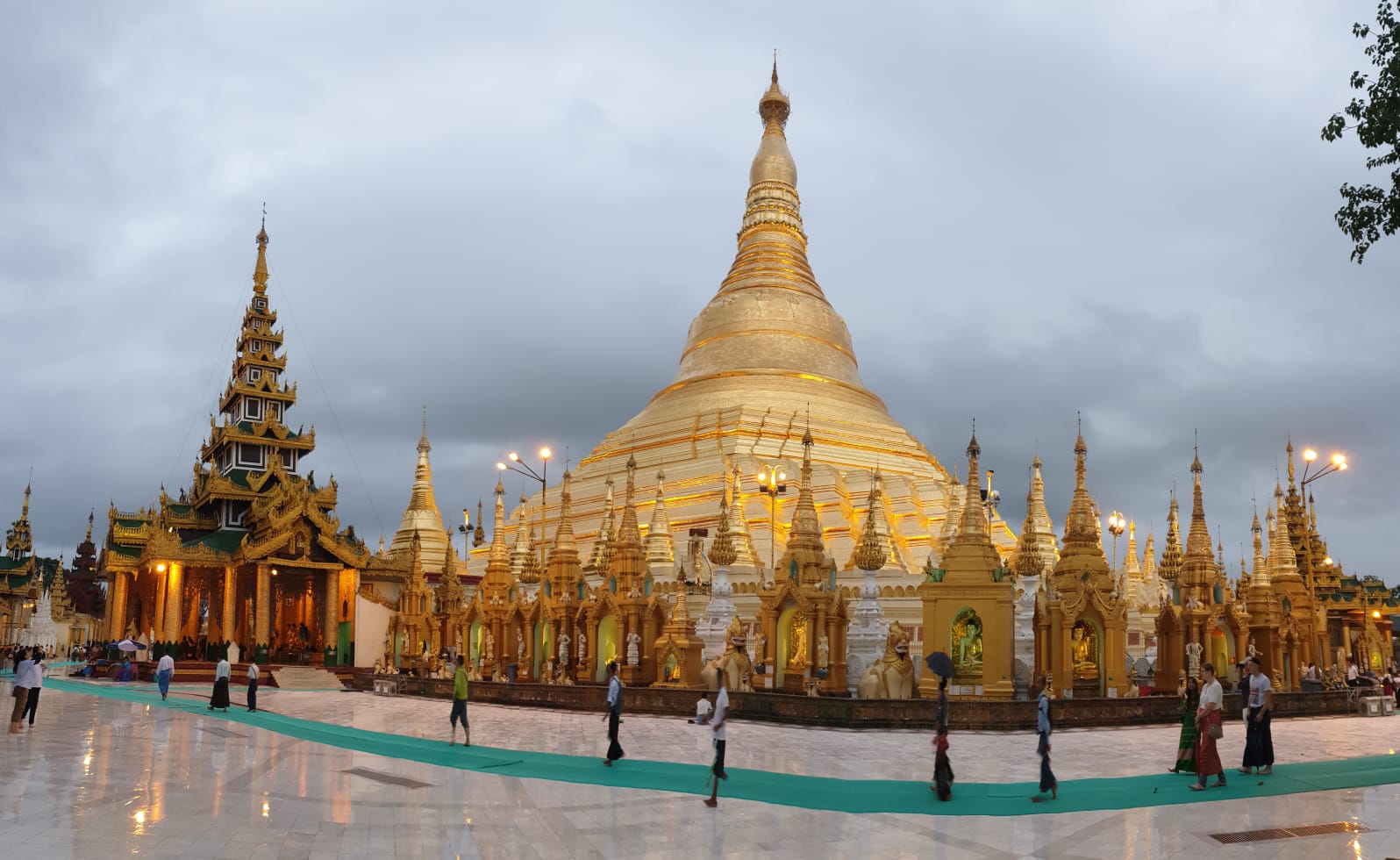 Shwedagon Pagoda, em Yangon - Mianmar